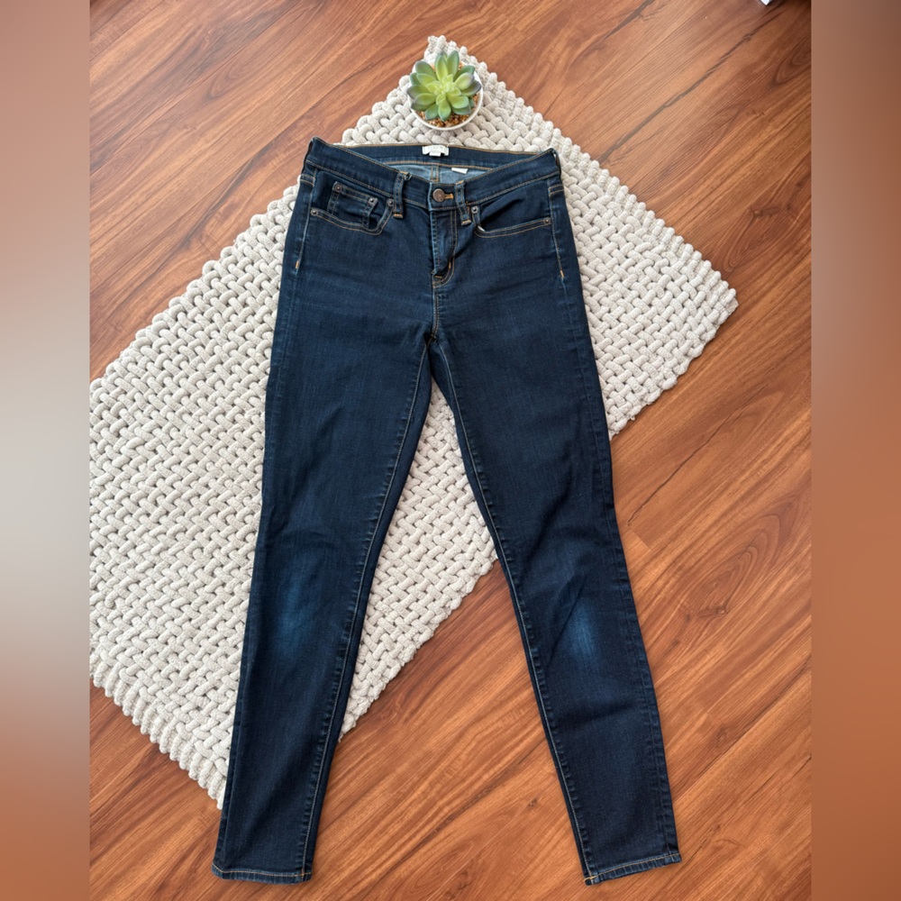 J. Crew | Women’s Mid-Rise Skinny Jean in Signature Stretch Dark Wash | 25/30